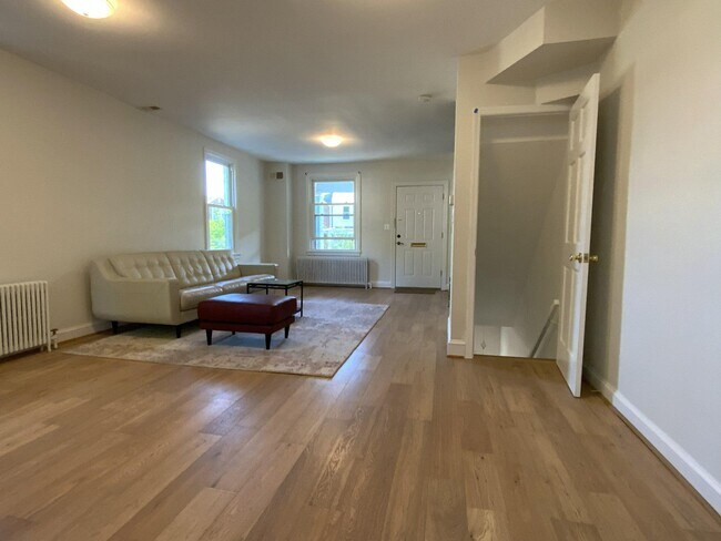 Photo - 1772 E St NE