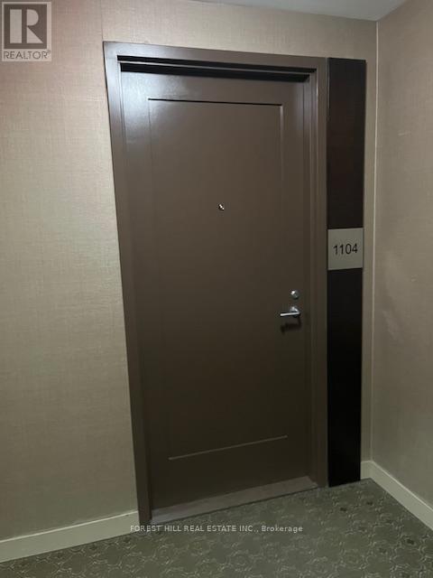 Photo - 320 Tweedsmuir Ave