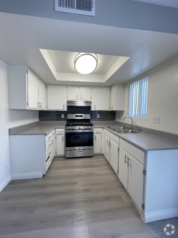 Building Photo - 17706 Scherzinger Ln Rental