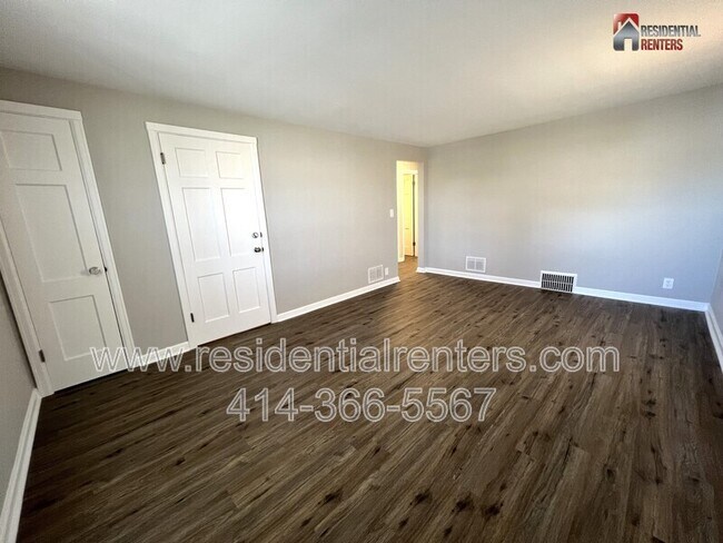 Photo - 2238 S 82nd St