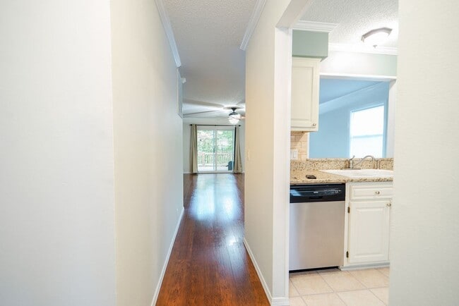 Photo - Come and enjoy your stay at this clean and...