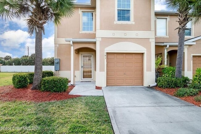 Photo - End Unit in Lake Washington Townhomes!! Unit 101