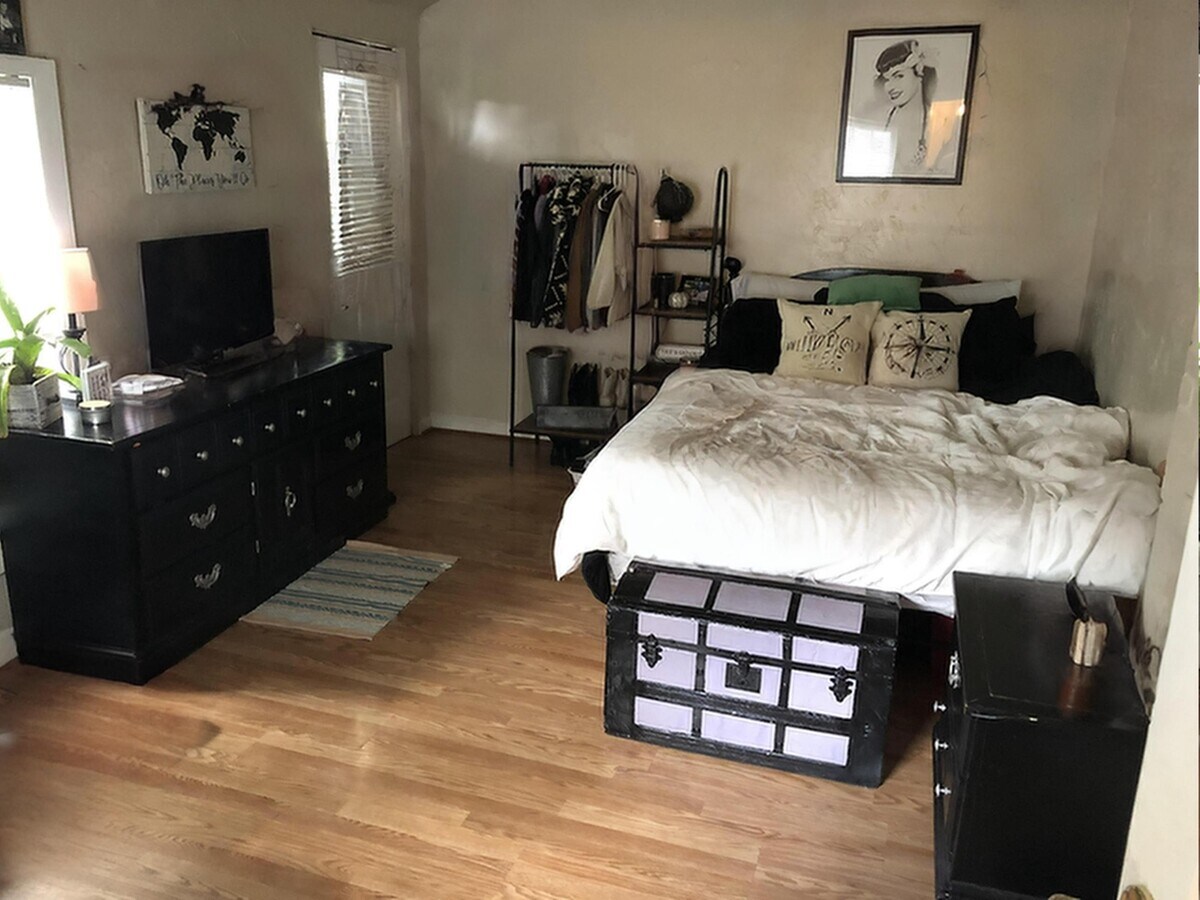 Photo - 305 Jackson St