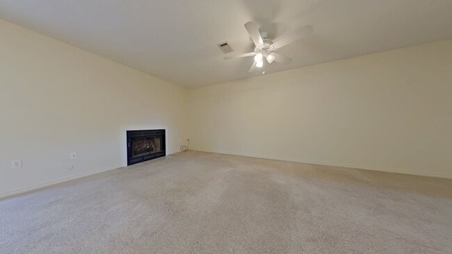 Photo - 715 Lloyd St