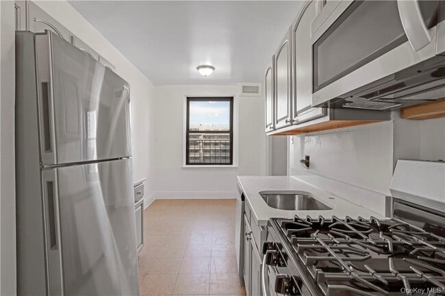 Photo - 254 Martine Ave Unit 3C