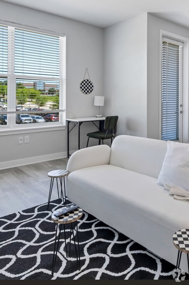 Building Photo - 100 Viva Bene Cir Unit ID1058926P Rental