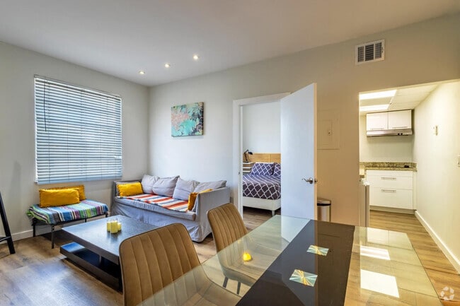 Building Photo - 750 Collins Ave Rental