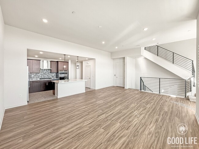 Building Photo - 3B/2BA Home with Private Elevator & Mountain Views!