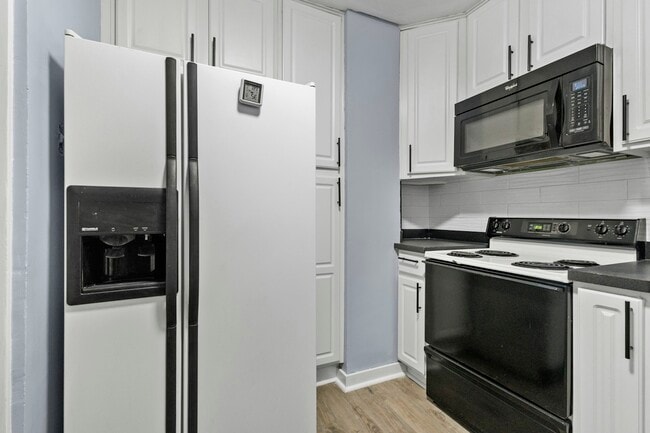 Photo - 1846 Harlan Rd