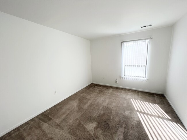 2BD, 1BA (VC) - Bedroom