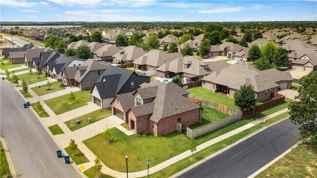 Photo - 3200 SW Rosemont Ave