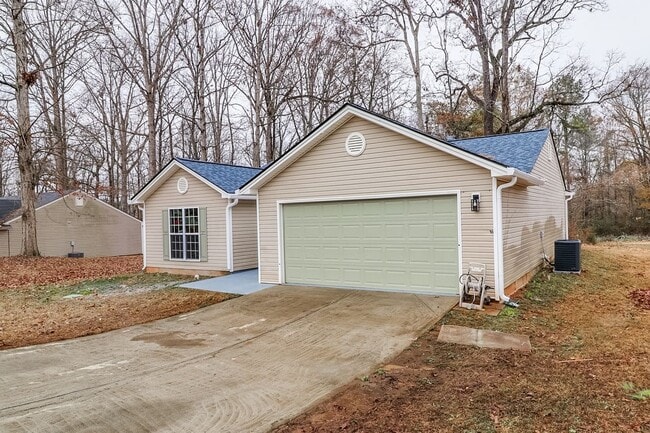 Photo - 1216 Dylan Way