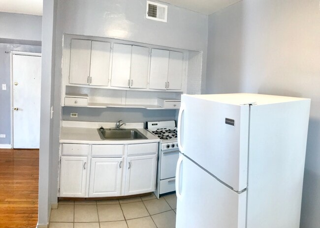 Photo - 4355 S Sawyer Ave