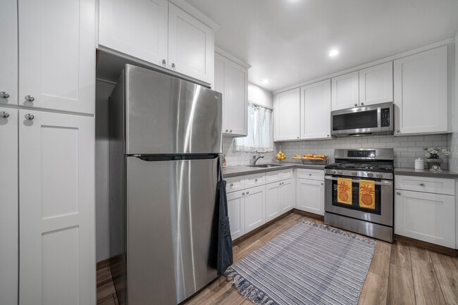 H9 kitchen - Hesby Cottages