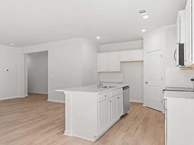 Photo - 102 Hughes Pl Dr