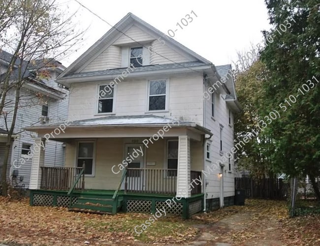 Photo - 136 Hollinger Ave House