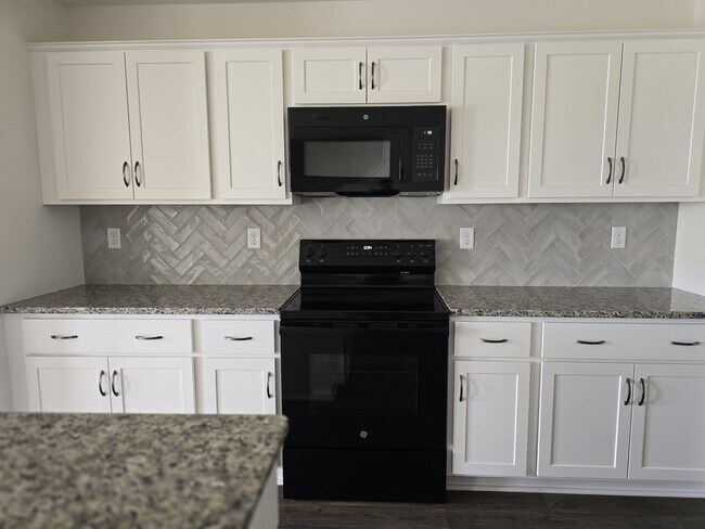 Photo - 7411 Red Oak Ct