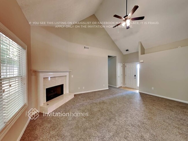 Photo - 304 Apache Dr