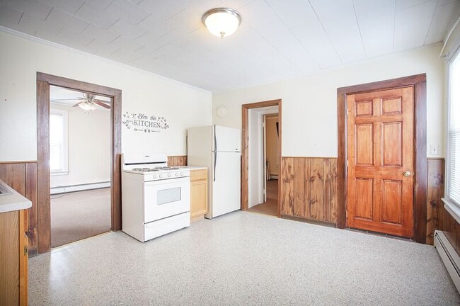 Photo - 13 1/2 Weston St Unit 2