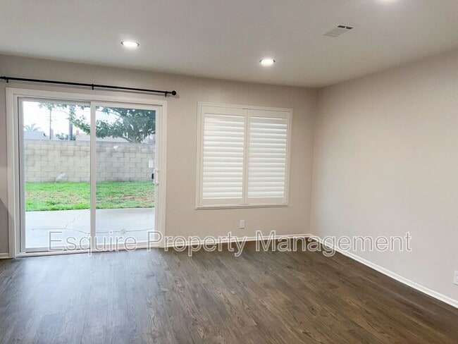 Photo - 1630 Helm Dr