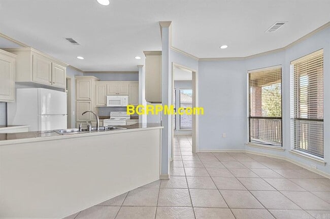 Photo - 3 Bed 2 Bath House for Rent!