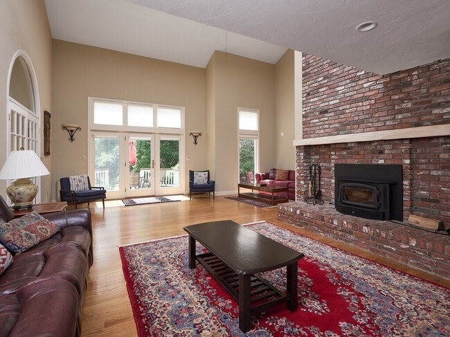 Photo - 8 Kalamat Farms Cir