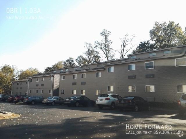Building Photo - 562 Woodland Ave Unit 2 Rental