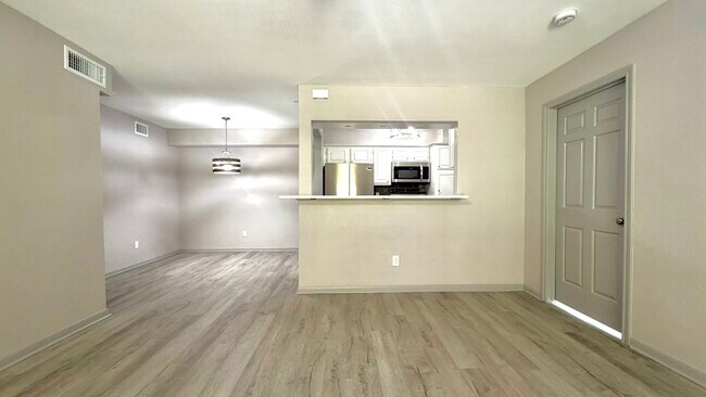 Photo - 1311 Antoine Dr Unidad 219