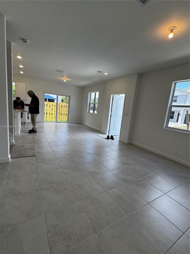 Photo - 128 SW 184th Way