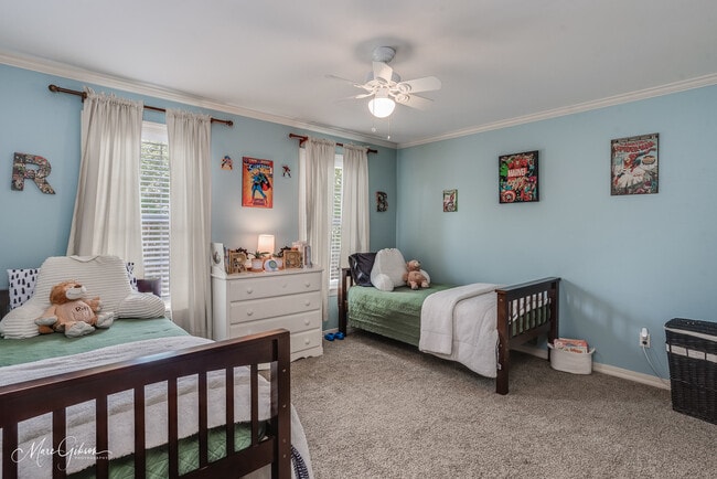 Photo - 1260 Capilano Dr