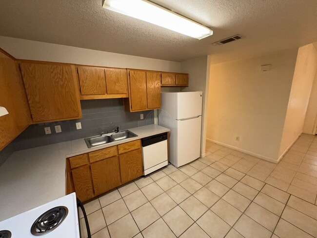 Photo - 2807 Edgefield Unit 2807 Edgefield  B