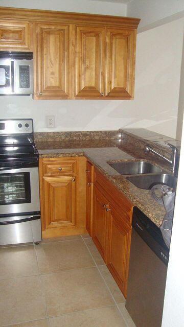 Photo - 1515 Lake Crystal Dr Unit H