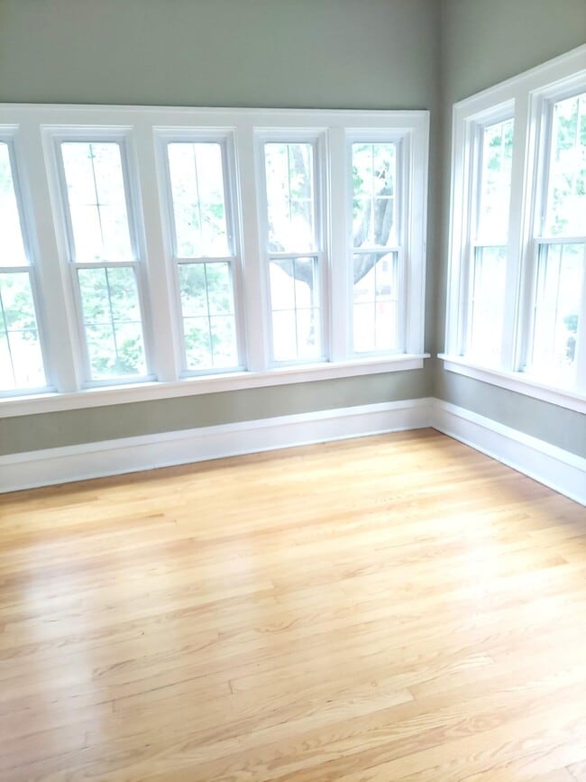 Sun room - 705 W Healey St Unit 705 Healey