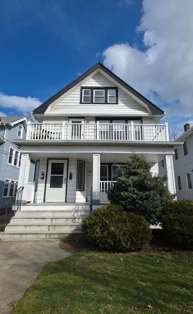 Building Photo - 1363 Cranford Ave Unit DOWN