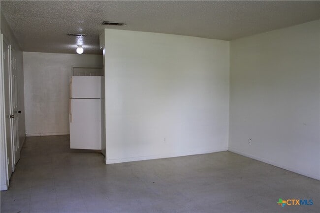 Building Photo - 2417 Valley Forge Ave Unit A Rental