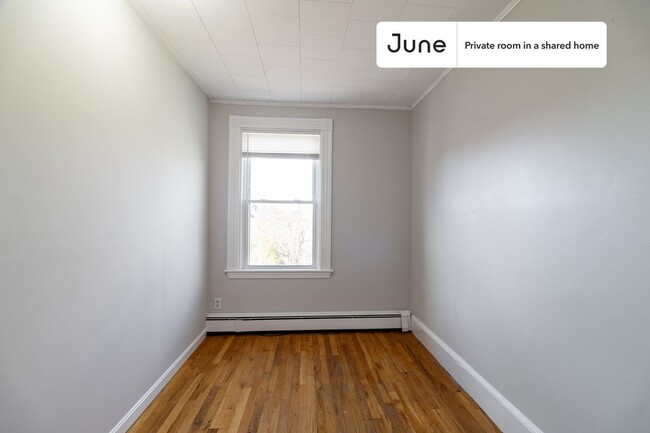 Private bedroom in 4 bed/1 bath Home - Private bedroom in 4 bed/1 bath Home Unit B