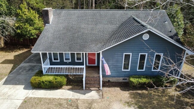 Photo - 740 Marigold St