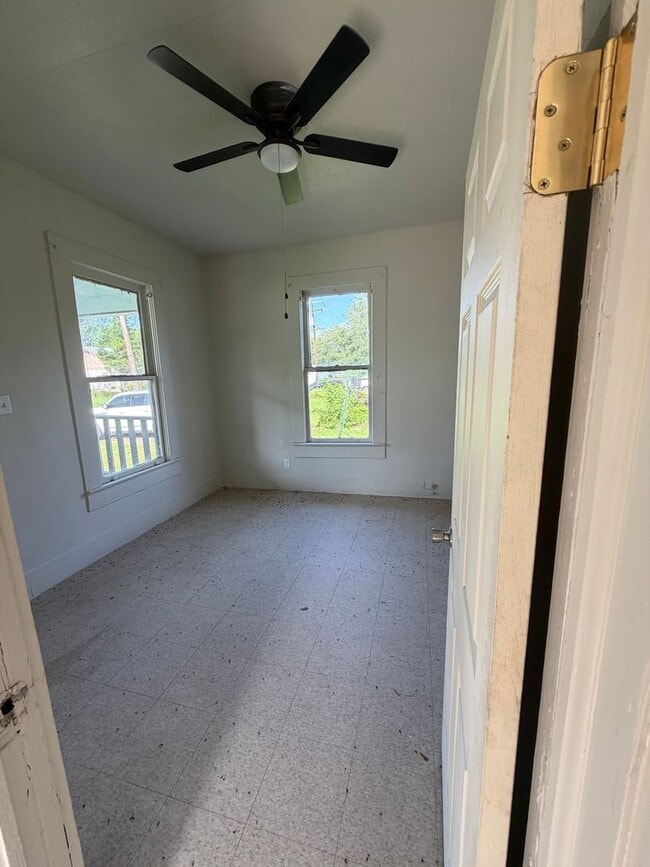 Photo - Cute 2 Bedroom, 1 Bathroom Home in Beaumont