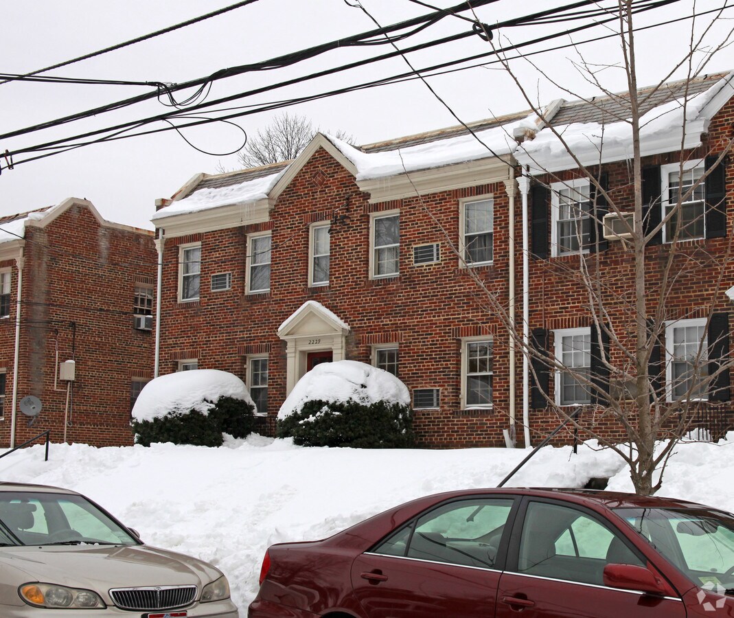 Photo - 2229 40th Pl NW