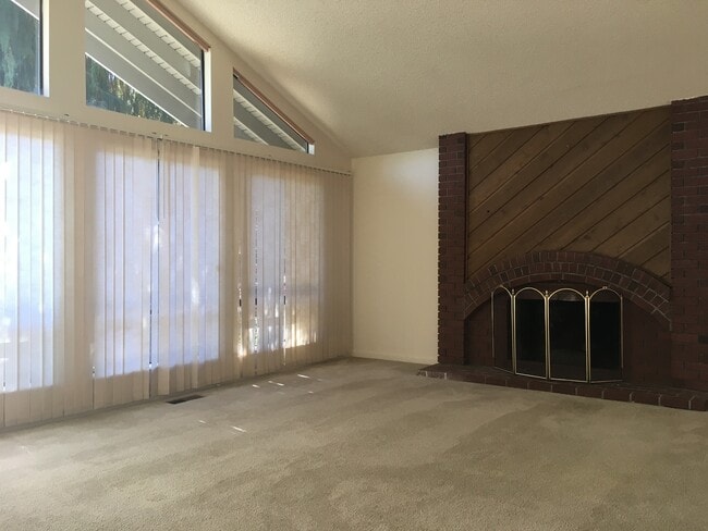 Photo - Great 4BR 2.5BA Split Entry Home in Quiet Forest Park Neighborhood