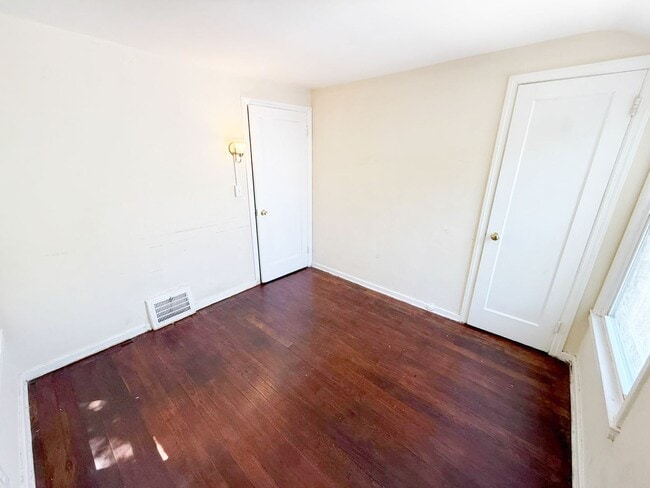 Photo - 2 BED 1 BATH BEAUTIFUL SINGLE FAMILY HOME