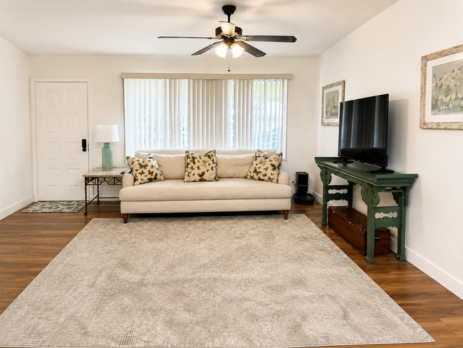 5 Lakeview Cir Unit 5