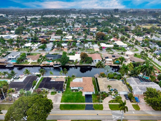 Building Photo - 5921 NE 15th Ave