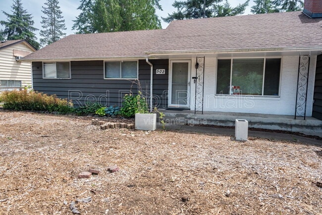 Building Photo - 502-138 138 St E