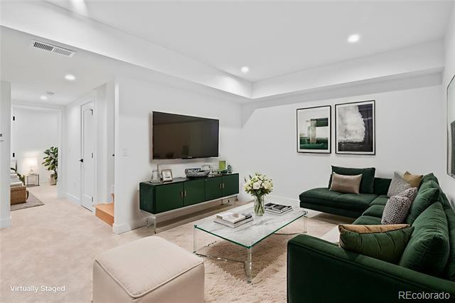 Photo - 2451 Lawrence St