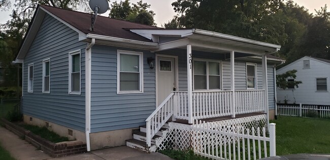 Building Photo - 301 W Terrell St