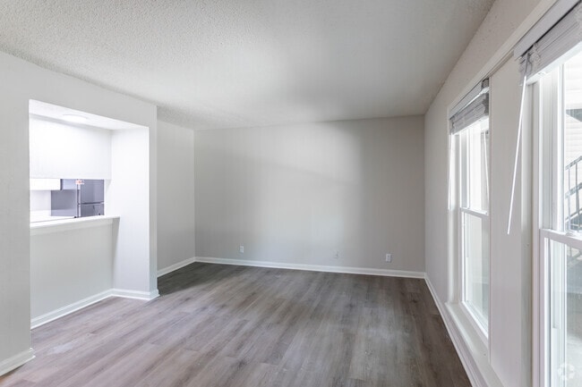 1BR, 1BA - 742SF - Living Room - Parkwood Villa