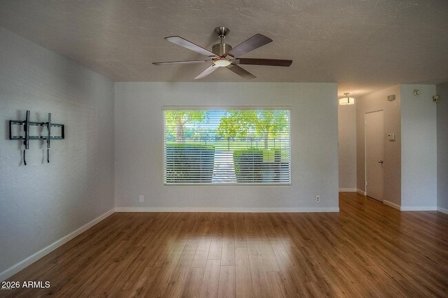 Photo - 1526 W Windsor Ave