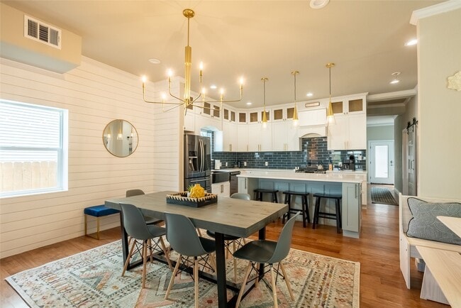 Photo - 3209 Ave N Ursuline St