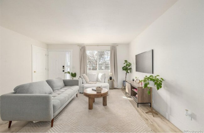 Photo - 16397 E Wyoming Dr